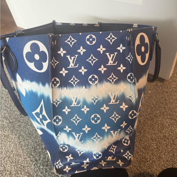 Louis Vuitton Navy and Cream Tote Bag - Picture 4 of 7